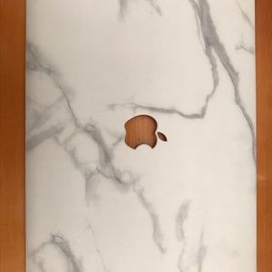 Mac Book Pro 17 Marble Design Case